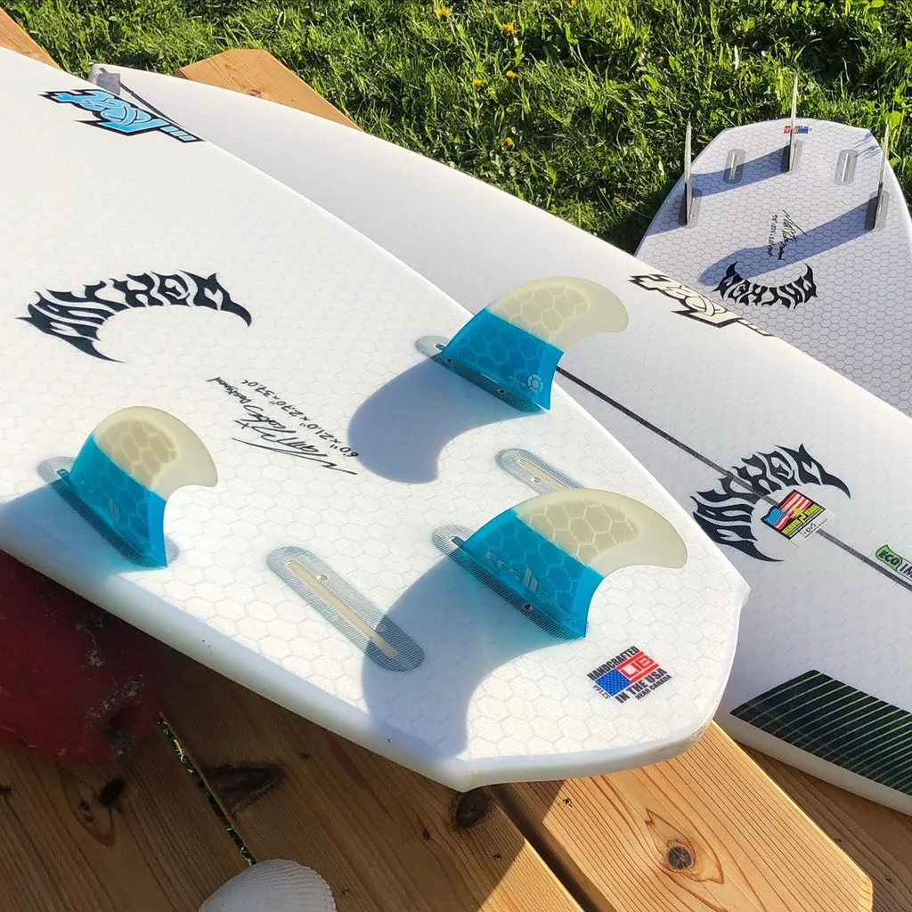 LIBTECH - LOST ROCKET REDUX 5'10 (FUTURE FINS COMPATIBLE)